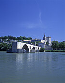 Pont saint benezet bridge, Palais des papes, Avignon, Vaucluse, France.