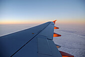 Passenger aircraft wing