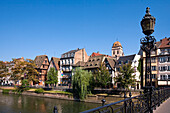 Brücke über die Ill, Quai des Bateliers, Straßburg, Elsaß, Frankreich