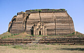 Mingun (Mantara Gyi) Pagoda. Mandalay Division. Myanmar (Burma).