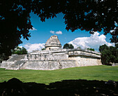 El Caracol (the Snail) observatory, Mayan ruins of Chichén Itzá. Yucatán, Mexico