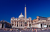 St Peters Square with obelisk and St Peter's cathedral, Italy, Rom, Vatikanstadt