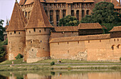 Europe s largest gothic castle (13th century), residence of Teutonic Knights grand master, beside the Vistula River Delta known as the Nogat. Malbork. Pomerania, Poland