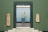 Greek sculpture: Running Niobid (440 B.C.). Ny Carlsberg Glyptotek. Copenhagen. Denmark