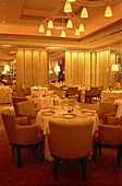 Interior view of Restaurant Gordon Ramsay at the London Manhattan, New York, USA, America