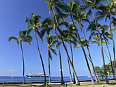 Cruise Ship. Kailua Bay. Kailua-Kona. Hawaii. USA
