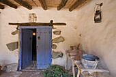 Tür, Hausstür im Museumsdorf Fikardou im Troodos Gebirge, Südzypern, Zypern