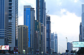 Scheich Zayed Road mit Hochhäuser, Dubai, Vereinigte Arabische Emirate, VAE