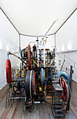 Maschinenskulptur Ausstellung in Jean Tinguely Museum, Basel, Schweiz