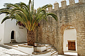Entrance gate in city walls. Vejer de la Frontera. Cádiz province. Andalucía. Spain.