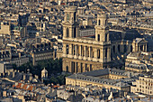 Blick auf die Kirche Saint-Sulpice mit ihrer klassizistischen Kolonnadenfassade, 6. Arrondissement, Paris, Frankreich, Europa