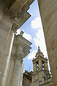 Piazza del Popolo with the twin churches of Santa Maria dei Miracoli and Santa Maria in Montesanto, built in the 17th century by Bernini. Rome. Italy