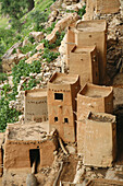 Old Tellem dwellings built into the face of the Bandiagara Escarpment. Dogon Country, Mali