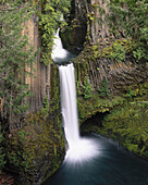 Toketee Falls. Umpqua National Forest. Oregon. USA.