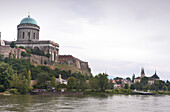 Die Basilika von Esztergom an der Flussbiegung des Danube, Esztergom, Ungarn