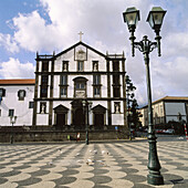 Kirche Colégio dos Jesuitas (17. Jahrhundert) an der Praça do Municipio, Funchal. Madeira, Portugal.