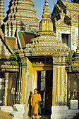 Mönch im Wat Po, Bangkok, Thailand