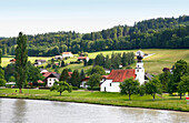 Blick über die Donau auf Jochenstein, Bayern, Deutschland