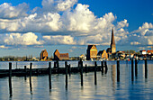 Europa, Deutschland, Mecklenburg-Vorpommern, Rostock, Blick über den Hafen