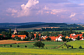 Europa, Deutschland, Niedersachsen, Blick auf das Dorf Obernjesa, bei Göttingen