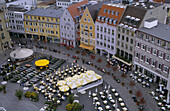 Blick auf den Marktplatz mit Straßencafes, Augsburg, Bayern, Deutschland