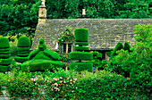 Europa, England, Derbyshire, Bakewell, Haddon Hall, Gardener's cottage