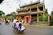 Chaozhou Pagoda, cyclo rickshaw. Hué. Vietnam.