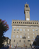 Palazzo vecchio (13th century) by Arnolfo di Cambio. Piazza della Signoria. Florence. Italy.