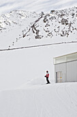 Skifahrer auf der Piste, Skilift im Hintergrund, Obergurgl, Ötztal, Tirol, Österreich