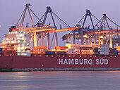 Containerschiff im Hafen, Hansestadt Hamburg, Deutschland