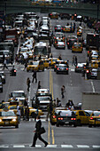 Traffic, 42nd Street, midtown Manhattan, NYC, USA