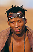 ¡Kung bushman, Kalahari Game Reserve. Namibia