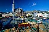 Europa, Großbritannien, Irland, Co. Cork, Altstadt mit St. Colman´s Kathedrale und Hafen von Cobh