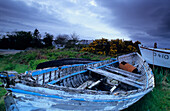 Boote in der Dog's Bay, Connemara, Co. Galway, Republik Irland, Europa
