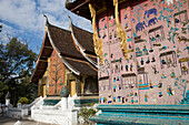 Sim und rote Kapelle Ho Phra None des Vat Xieng Thong in Luang Prabang, Laos