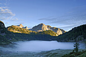 Nebel über dem Funtensee, Nationalpark Berchtesgaden, Berchtesgaden, Oberbayern, Bayern, Deutschland