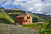 hut Elbersfelder Huette with Tramerkopf, Schobergruppe range, Hohe Tauern range, National Park Hohe Tauern, Carinthia, Austria