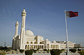BAHRAIN-Manama: Al Fatih Grand Mosque / b.1984 / Mid-morning