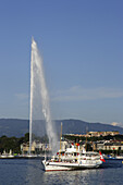 Excursion boat on Lake Geneva, Geneva, Fountain, Canton of Geneva, Switzerland