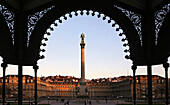 New Castle with Jubilaeumssaeule in the light of the evening sun, Palace Square, Stuttgart, Baden-Wurttemberg, Germany