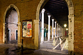 Fischmarkt im Abendlicht, Mercato del Pesce, Calle de le Becarie o Panataria, Venedig, Italien, Europa