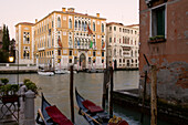 Canal Grande mit Blick auf Palazzo Cavalli Franchetti, Venedig, Italien, Europa