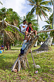 Kids on Woja Island, Marshall Islands, Ailinglaplap Atoll, Micronesia, Pacific Ocean