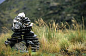 Steinmännchen auf dem Rees Dart Track im oberen Dart Valley, Mt. Aspiring Nationalpark, Südinsel, Neuseeland, Ozeanien