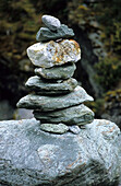 Steinmännchen auf dem Rees Dart Track im oberen Dart Valley, Mt. Aspiring Nationalpark, Südinsel, Neuseeland, Ozeanien