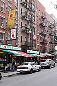 Restaurants entlang einer Straße in Little Italy, Chinatown, Manhattan, New York City, New York, USA