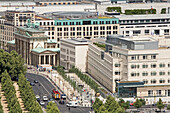Blick auf die amerikanische Botschaft am Brandenburger Tor, Berlin, Deutschland, Europa