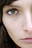 ose up, Close-up, Closeup, Color, Colour, Contemporary, Dark-haired, Daytime, Detail, Details, Exteri