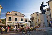 Platz mit Restaurant in Marina di Campo, Elba, Italien