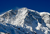Blick auf schneebedeckte Berge im Sonnenlicht, Ortler Alpen, Südtirol, Italien, Europa